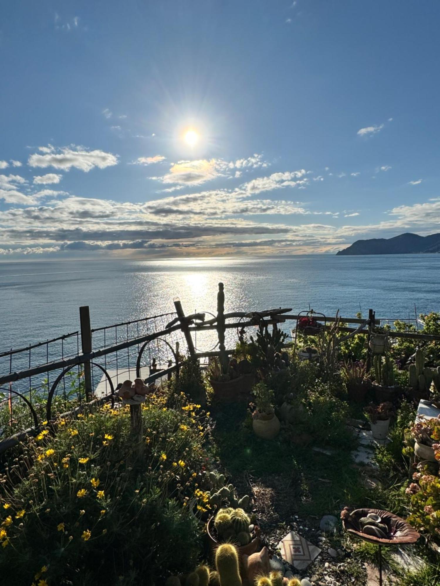 La Piramide Hotel Manarola Luaran gambar